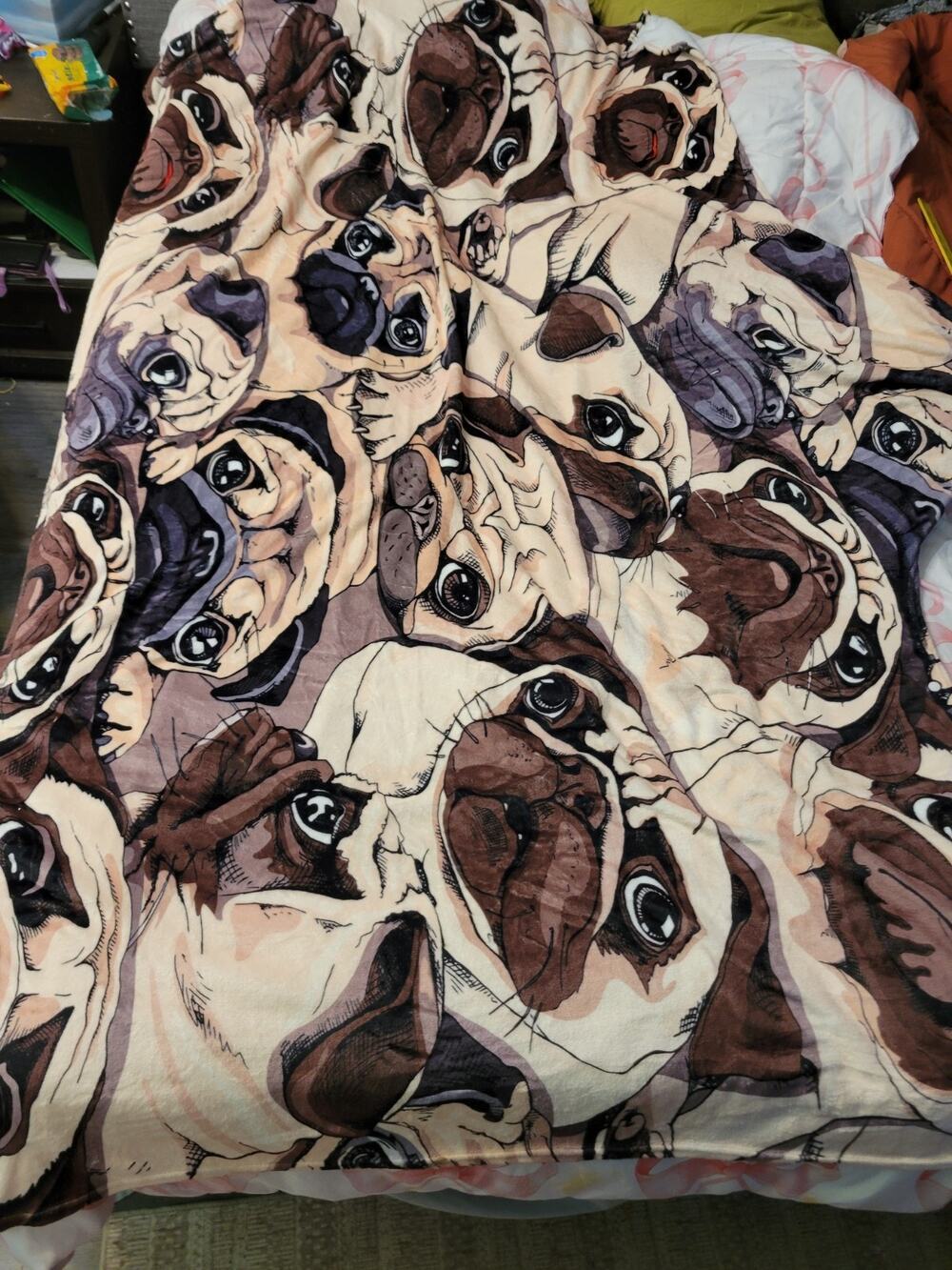 Super Soft Hooded All Over Pug Blanket New